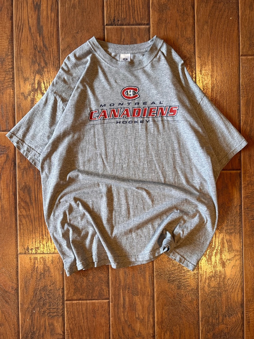 Vintage Y2K Montreal Canadiens Bulletin T-Shirt